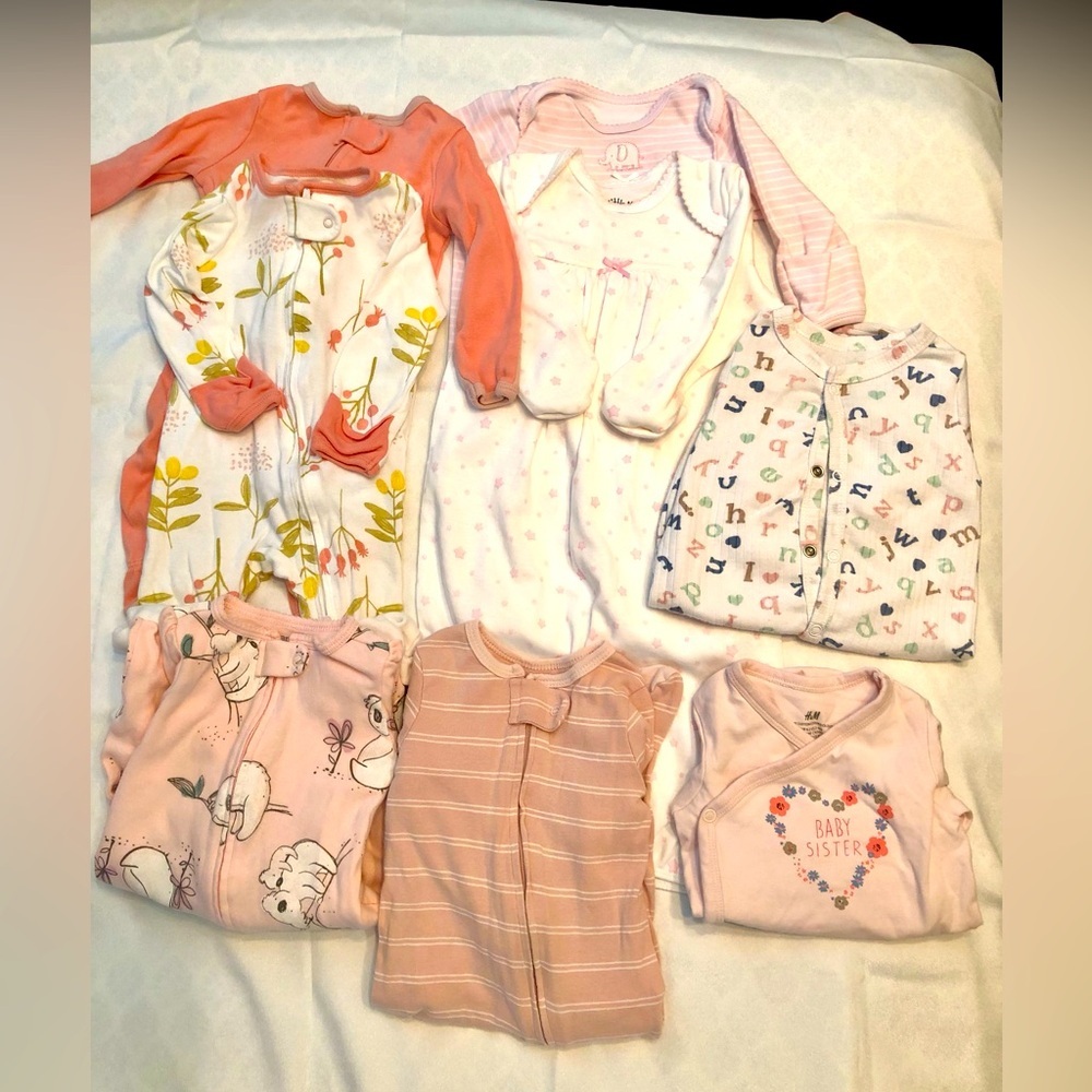 Lot of 8/ 0-3 months old baby girl onesies pajamas sleepwear warm cuddle cute